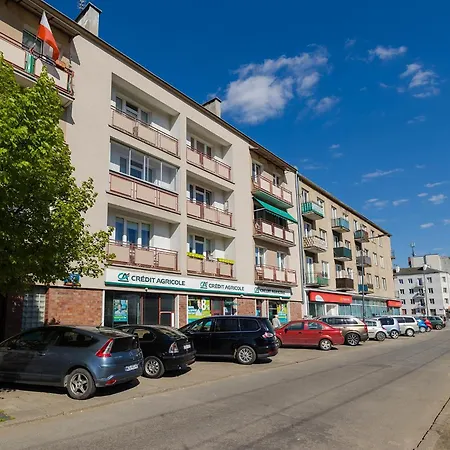 Superapart Grochowska 136, Very Close To The Mon Hospital On Saszerow Street Варшава Екстер'єр фото