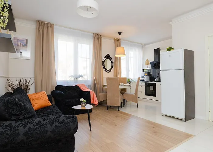 Superapart Grochowska 136, Very Close To The Mon Hospital On Saszerow Street