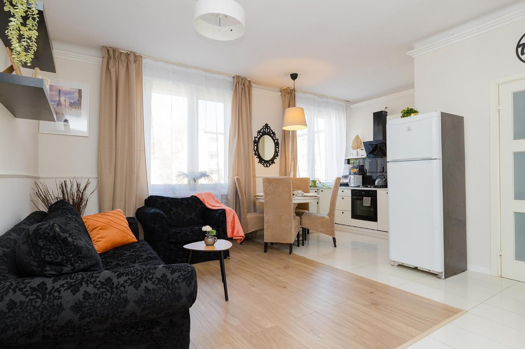 Appartamento Superapart Grochowska 136, Very Close To The Mon Hospital On Saszerow Street *